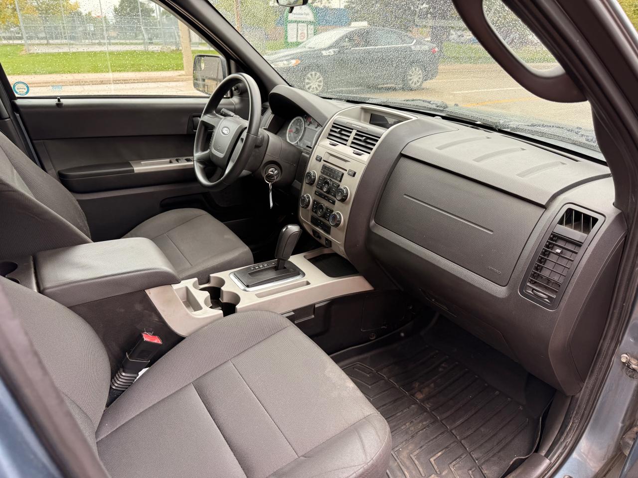 2010 Ford Escape 4WD 4DR V6 AUTO XLT - Photo #22