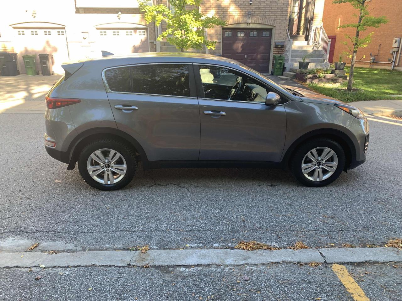 2017 Kia Sportage LX/SUPER LOW KM /RED INTERIOR / REAR CAM /MINT /AC Photo3