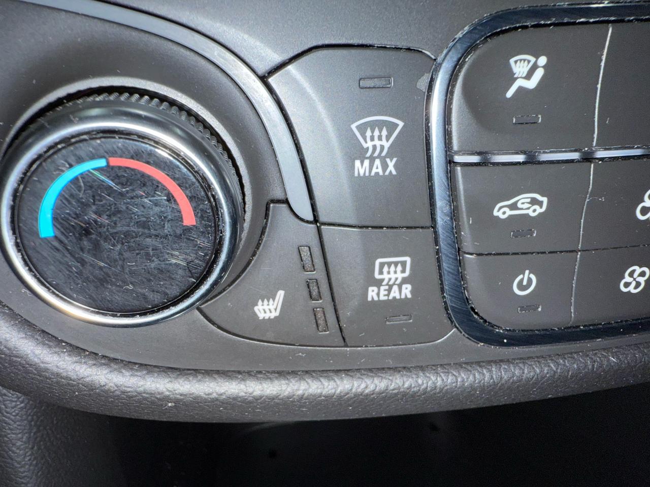 2021 Chevrolet Equinox LT - Photo #18