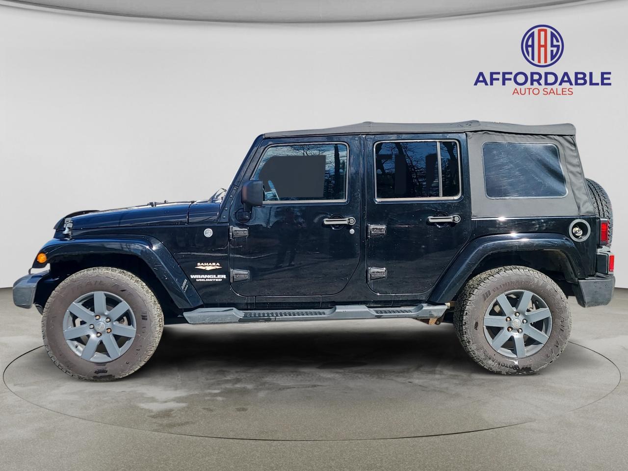 2013 Jeep Wrangler Sahara Photo