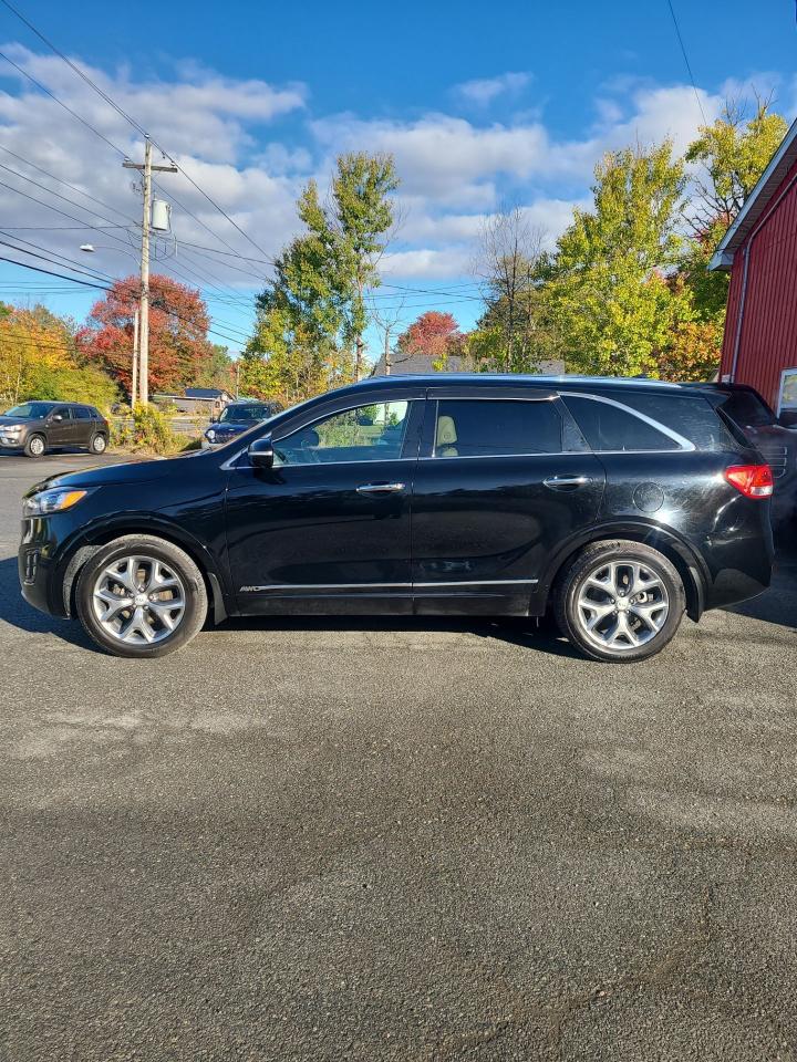 2017 Kia Sorento SX+ V6 - Photo #2