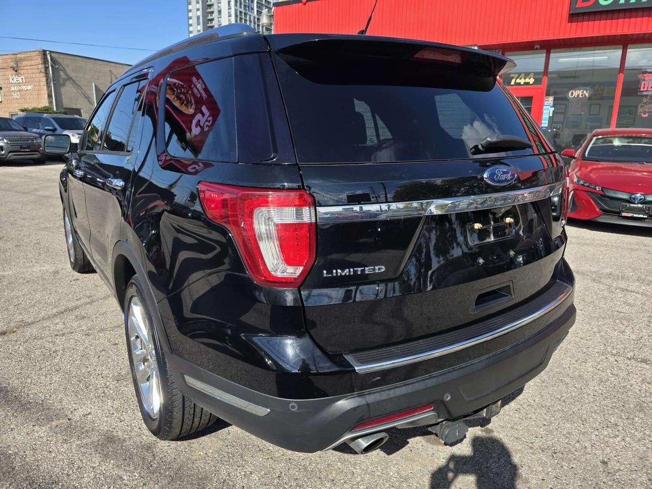 2018 Ford Explorer Limited 4WD Photo3