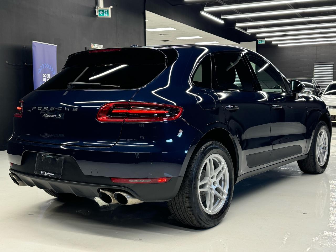 2017 Porsche Macan S|AWD|BACKUP|BSM|LKA|PANO|BOSE SOUND| - Photo #4