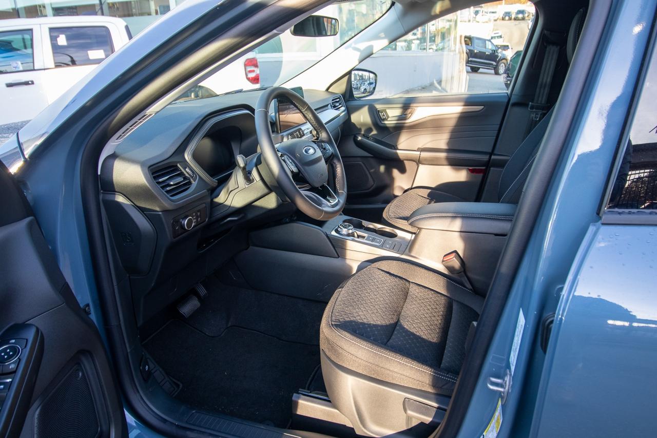 2026 Ford Escape Active AWD Photo5