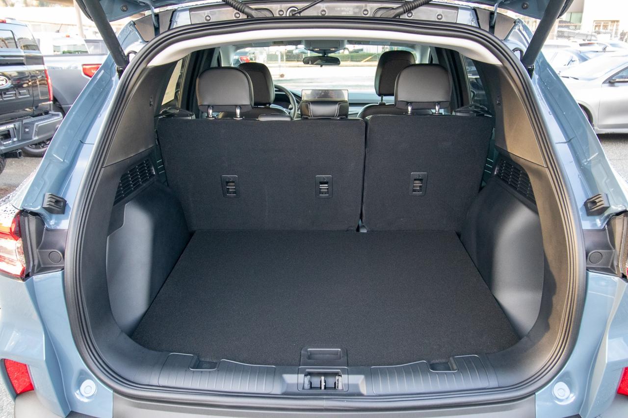 2026 Ford Escape PHEV FWD Hybrid Photo5