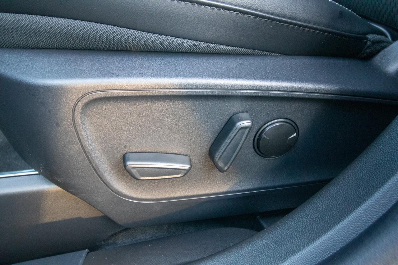 2026 Ford Escape PHEV FWD Hybrid Photo5