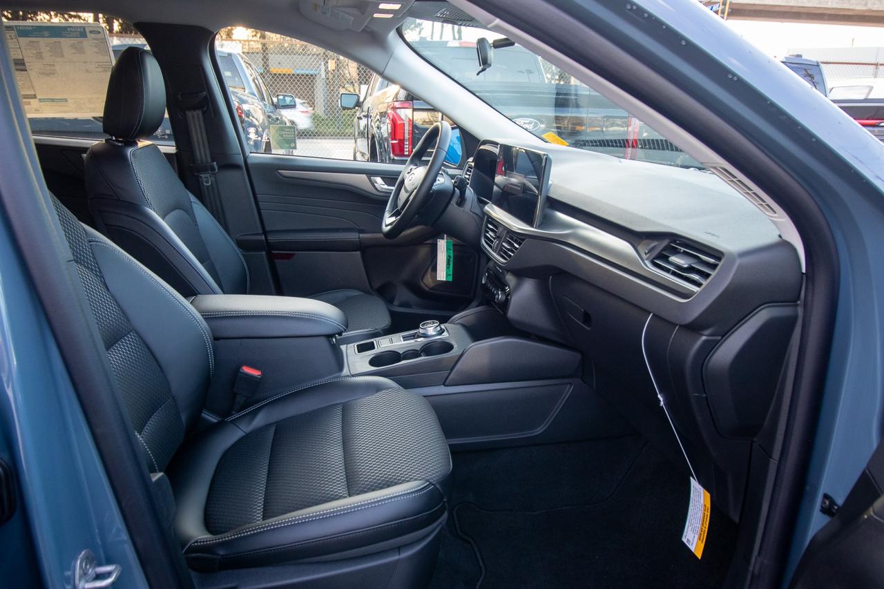2026 Ford Escape PHEV FWD Hybrid Photo5