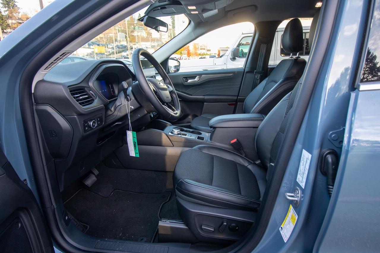 2026 Ford Escape PHEV FWD Hybrid Photo5