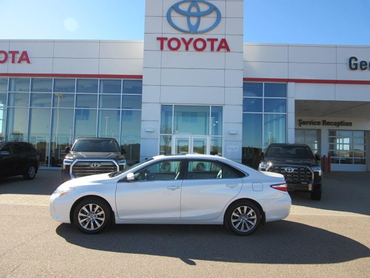 2015 Toyota Camry XLE Photo