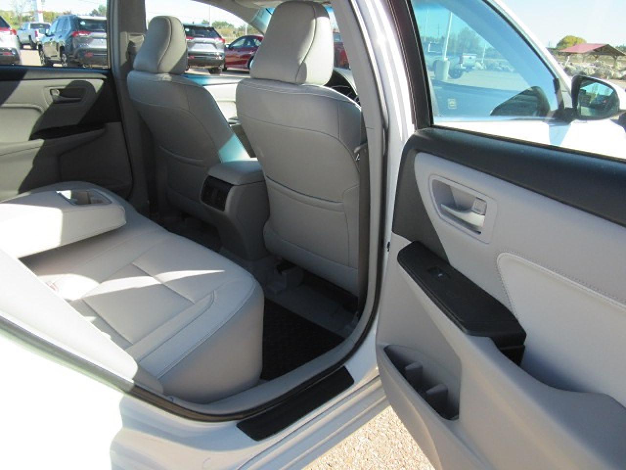 2015 Toyota Camry XLE Photo