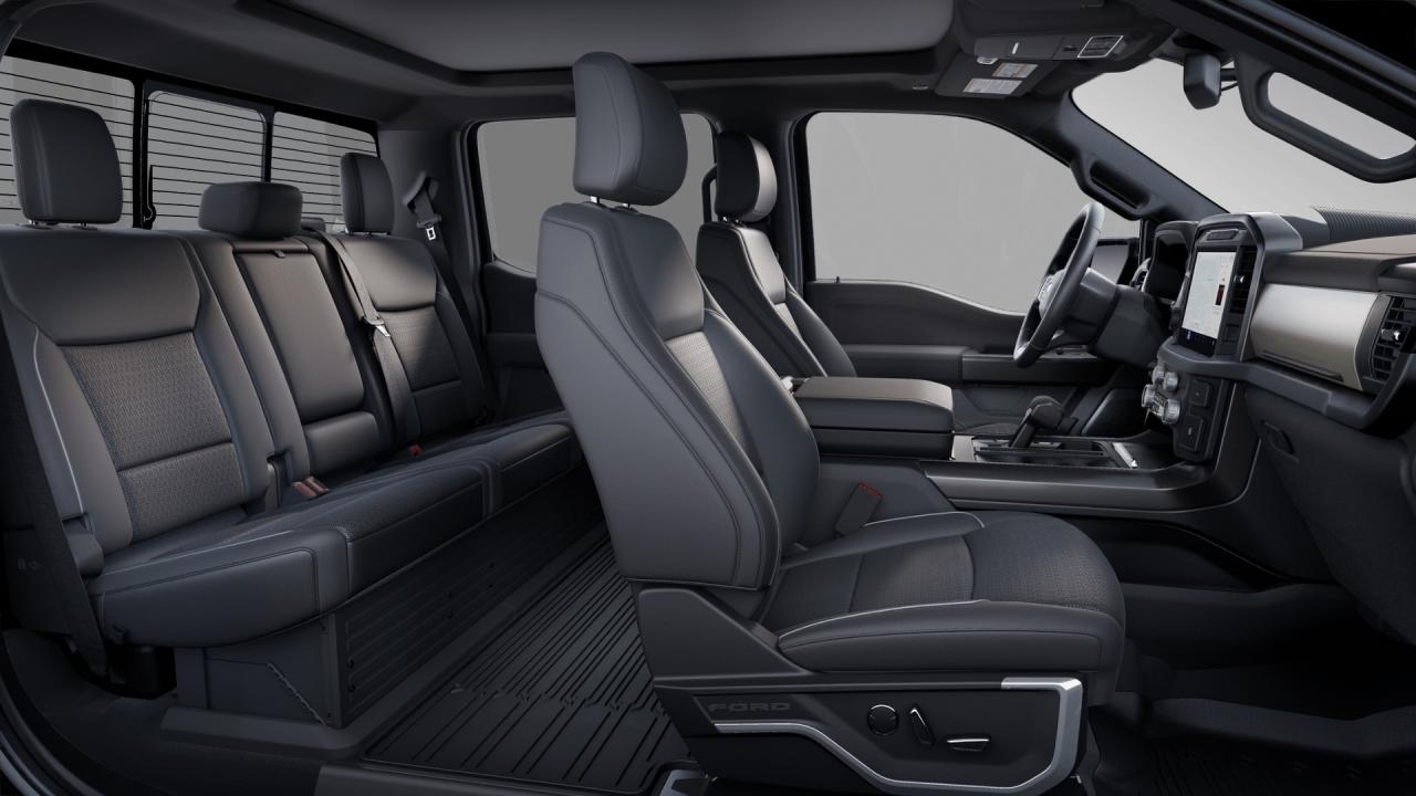 2025 Ford F-150 Lariat 4WD SuperCrew 5.5' Box Photo5