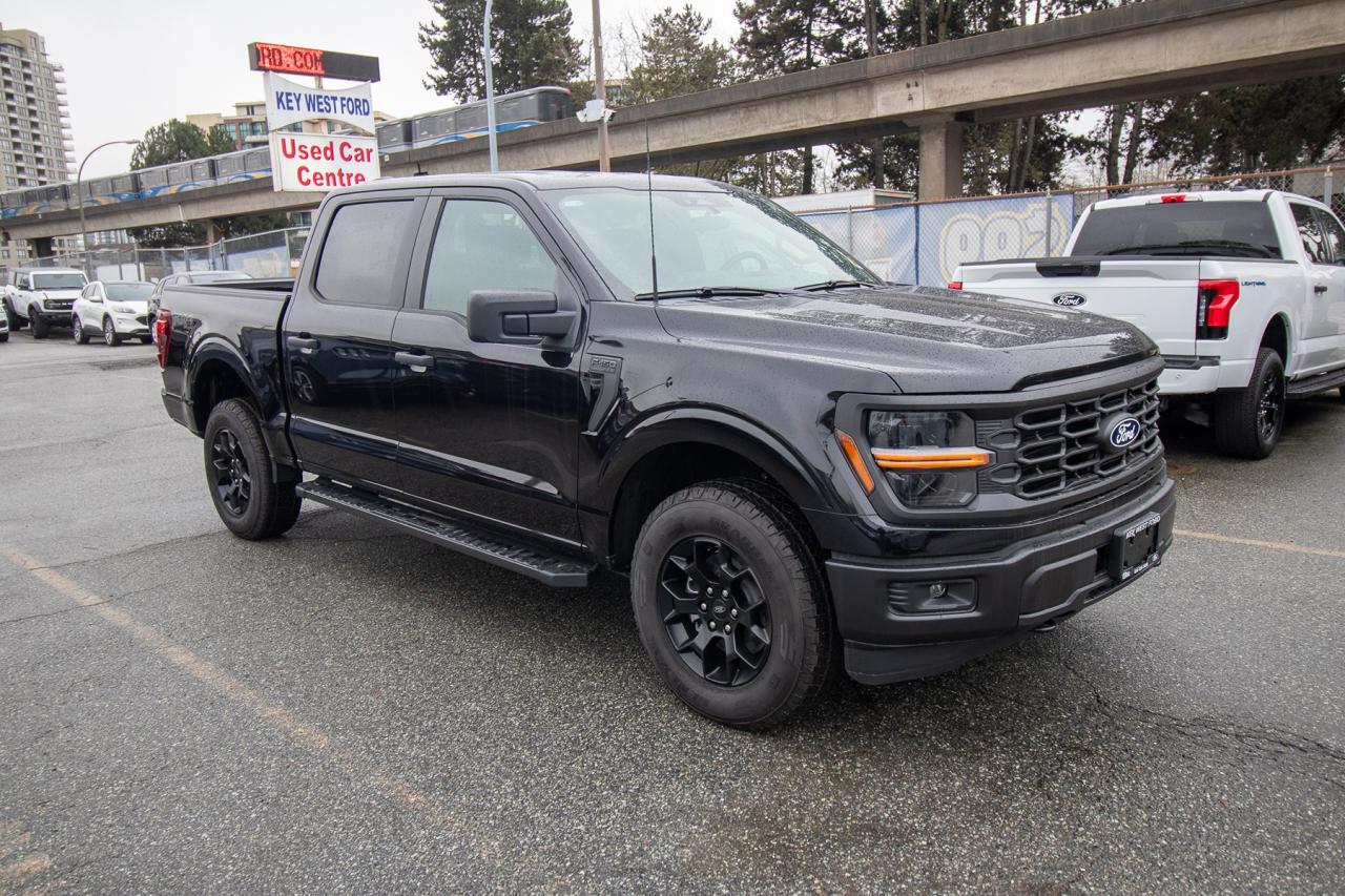 2025 Ford F-150 STX 4WD SuperCrew 5.5' Box Photo3