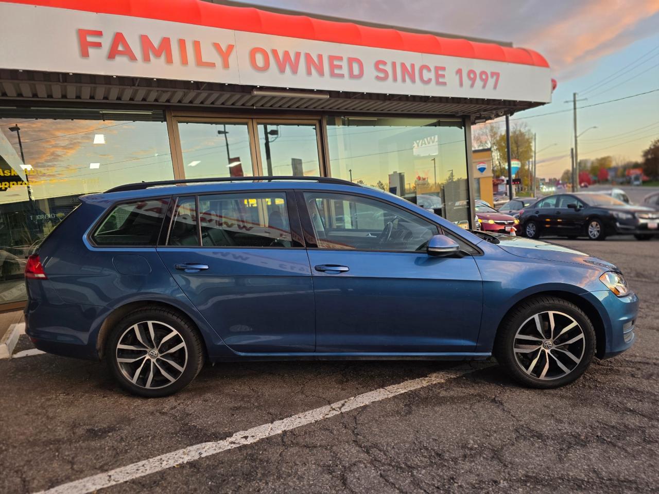 2017 Volkswagen Golf Sportwagen 1.8 TSI Comfortline AWD | Sunroof | Leather | BSM | Backup Camera Photo