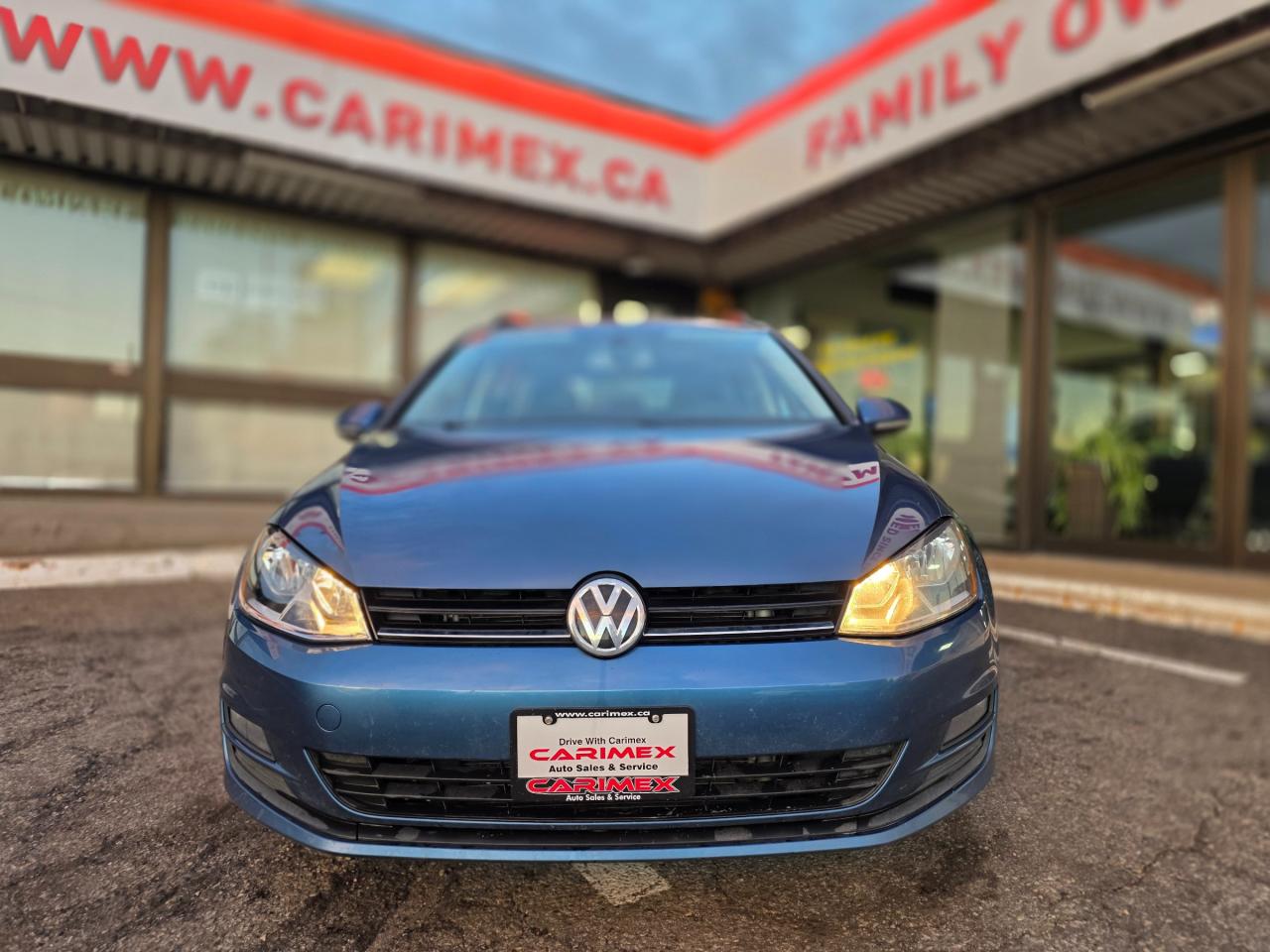 2017 Volkswagen Golf Sportwagen 1.8 TSI Comfortline AWD | Sunroof | Leather | BSM | Backup Camera Photo