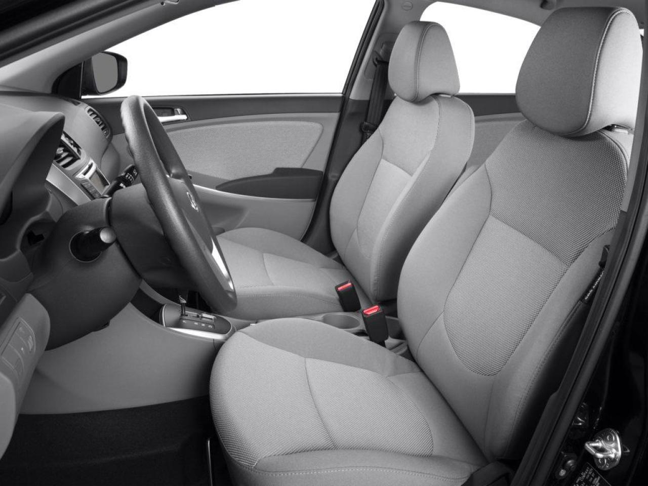 2013 Hyundai Accent GL Photo