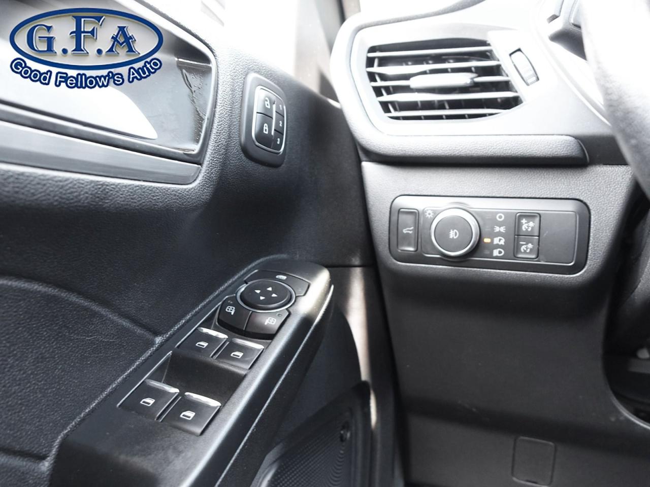 2021 Ford Escape LIMITED MODEL, AWD, LEATHER SEATS, NAVIGATION, REA Photo18