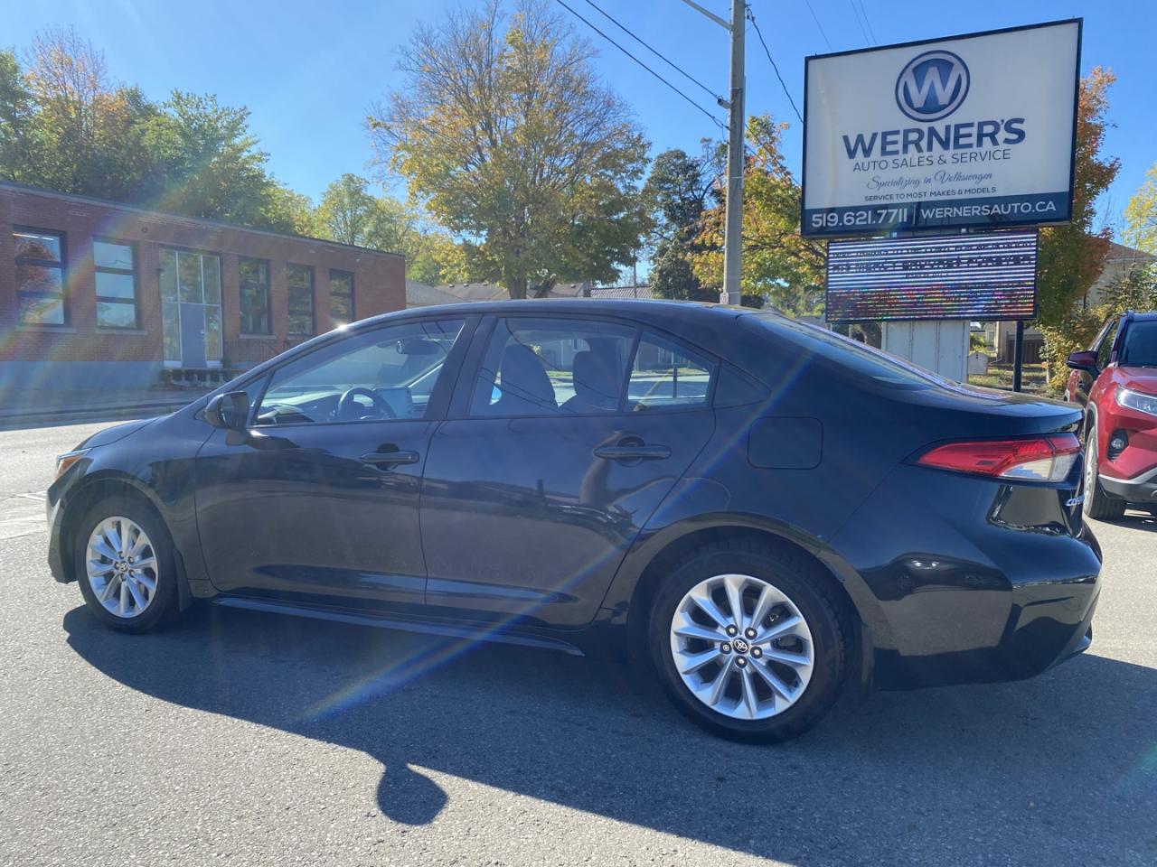 2022 Toyota Corolla LE Plus Photo