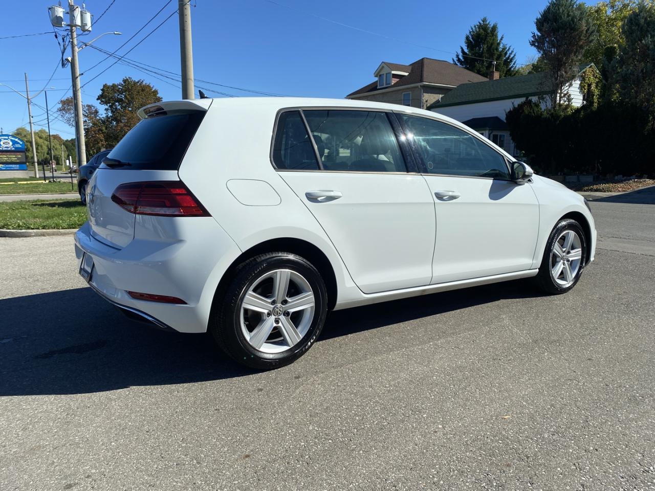 2021 Volkswagen Golf TSI 8A Photo2