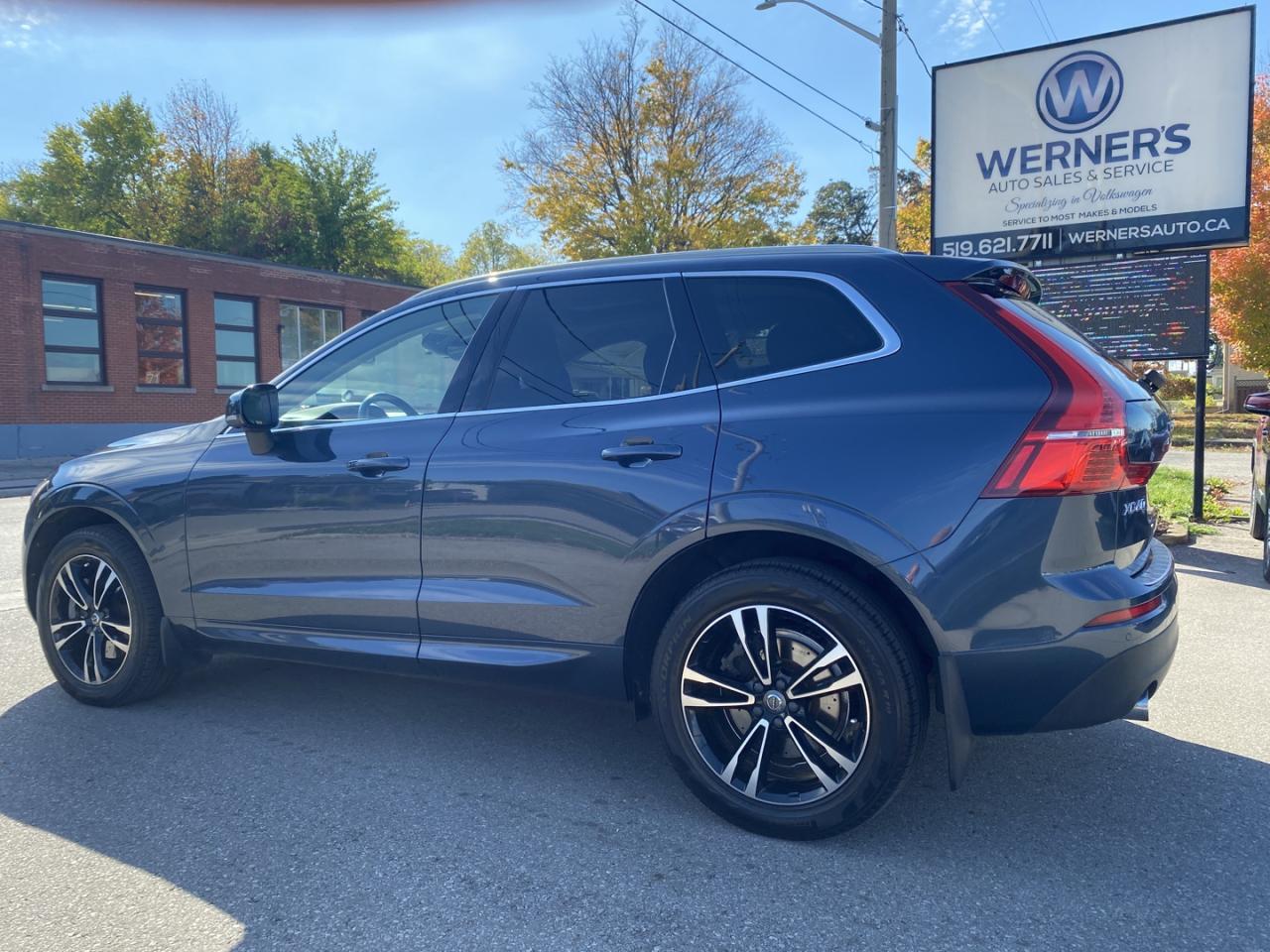 2020 Volvo XC60 T6 Momentum AWD Photo