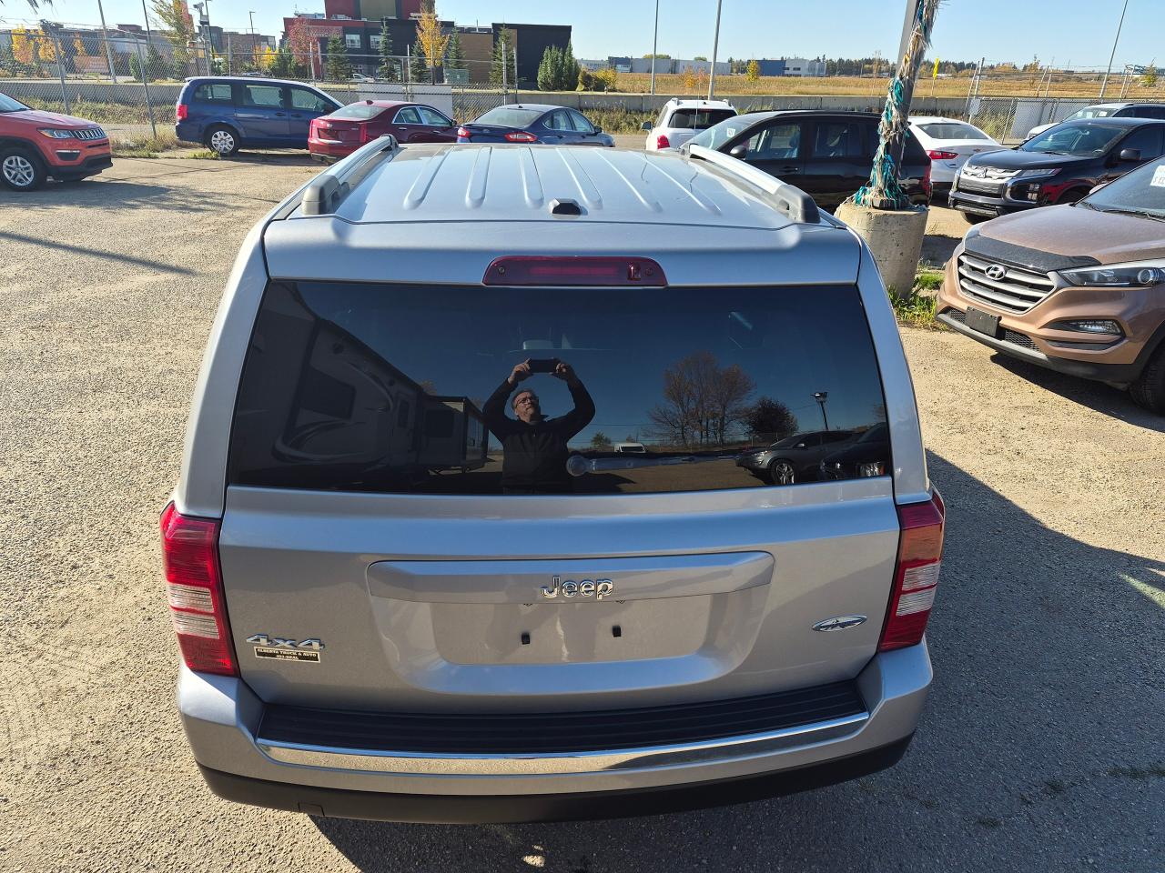2016 Jeep Patriot High Altitude 4X4, Leather, Sunroof, Htd Seats - Photo #4