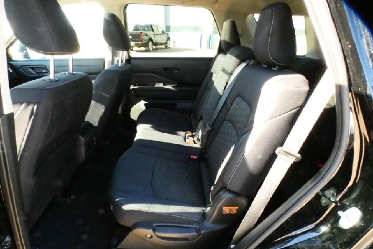 2024 Nissan Pathfinder SV 4WD w/Htd cloth, pano S/R, BUC - Photo #10
