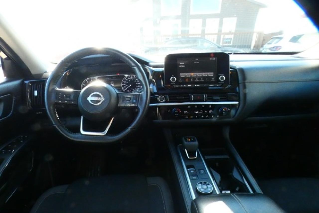 2024 Nissan Pathfinder SV 4WD w/Htd cloth, pano S/R, BUC - Photo #12