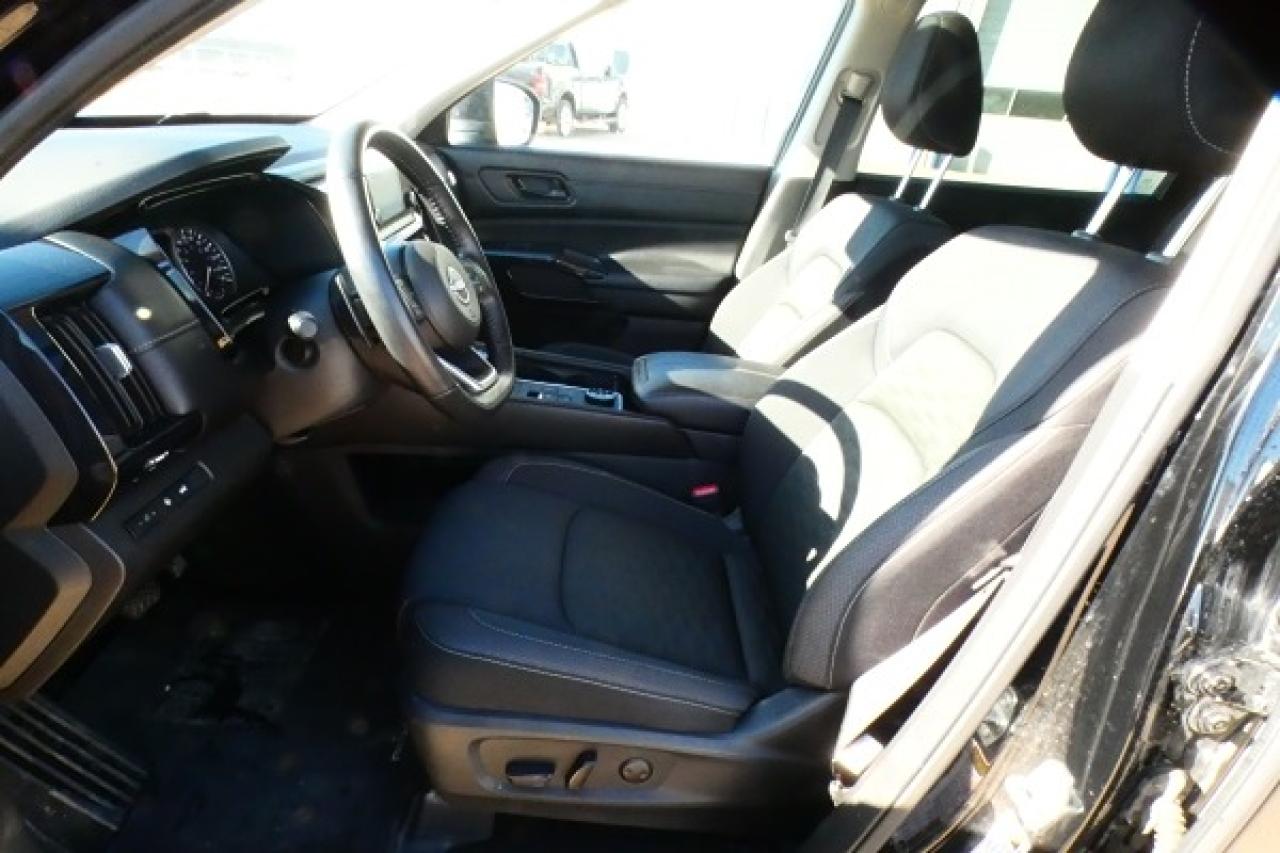 2024 Nissan Pathfinder SV 4WD w/Htd cloth, pano S/R, BUC - Photo #11