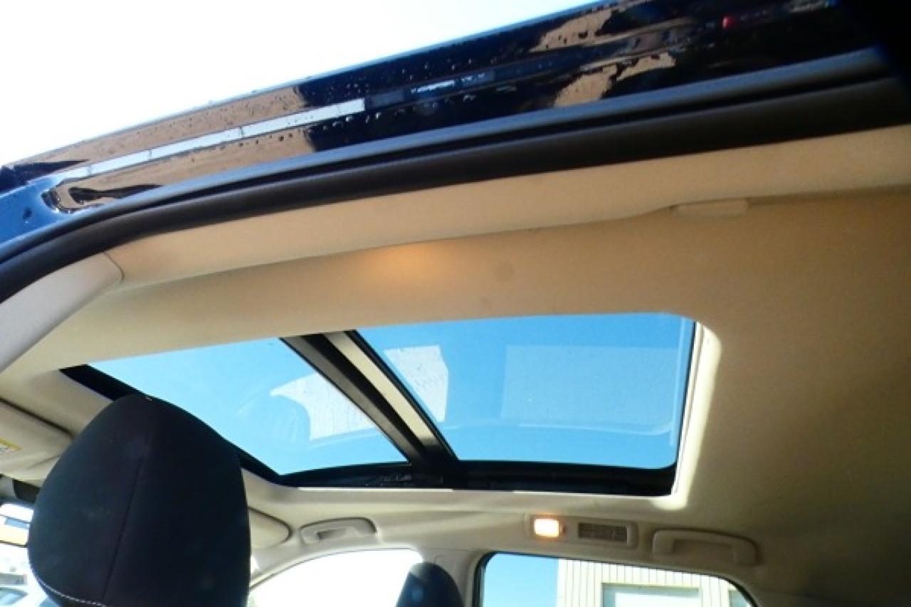 2024 Nissan Pathfinder SV 4WD w/Htd cloth, pano S/R, BUC - Photo #17