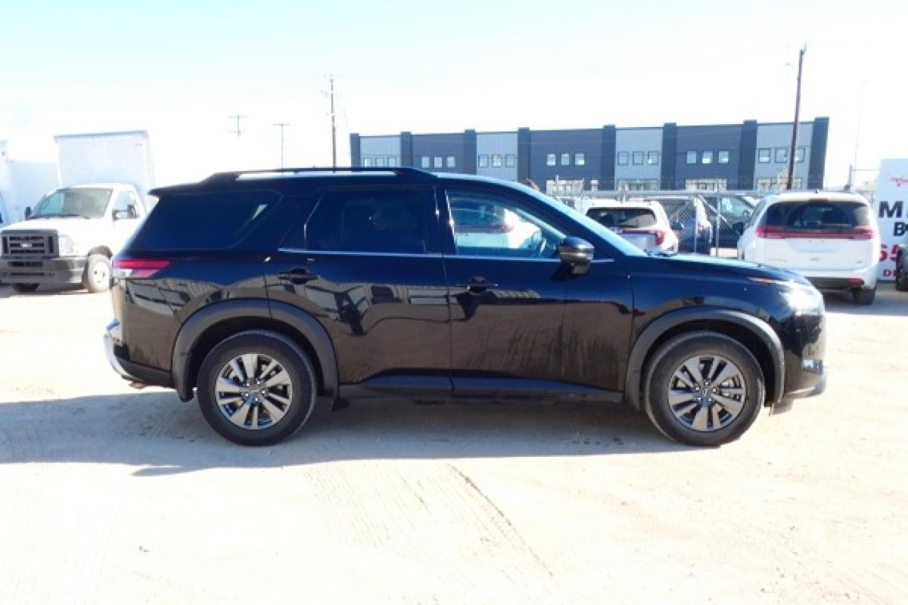 2024 Nissan Pathfinder SV 4WD w/Htd cloth, pano S/R, BUC - Photo #5