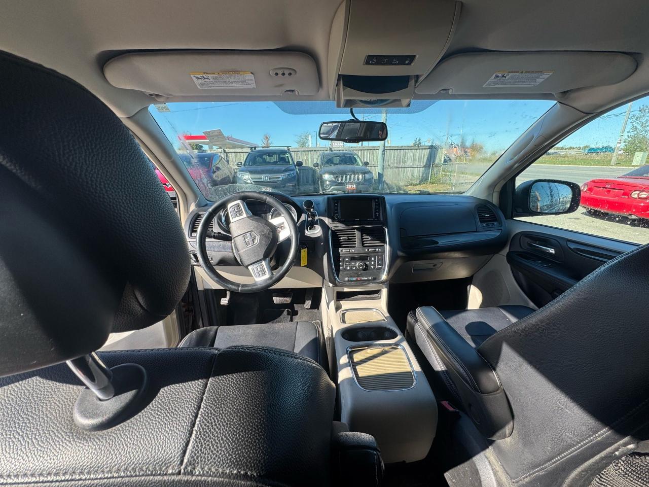 2015 Dodge Grand Caravan CREW PLUS, LEATHER, NAVI, LOADED, 175KMS, AS IS - Photo #15