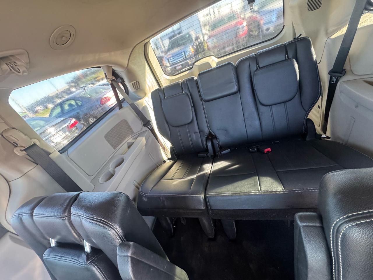 2015 Dodge Grand Caravan CREW PLUS, LEATHER, NAVI, LOADED, 175KMS, AS IS - Photo #13
