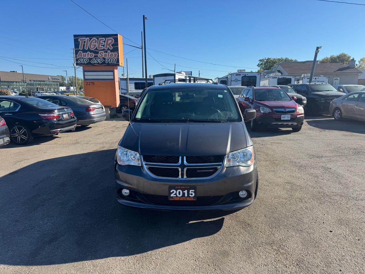2015 Dodge Grand Caravan CREW PLUS, LEATHER, NAVI, LOADED, 175KMS, AS IS - Photo #8