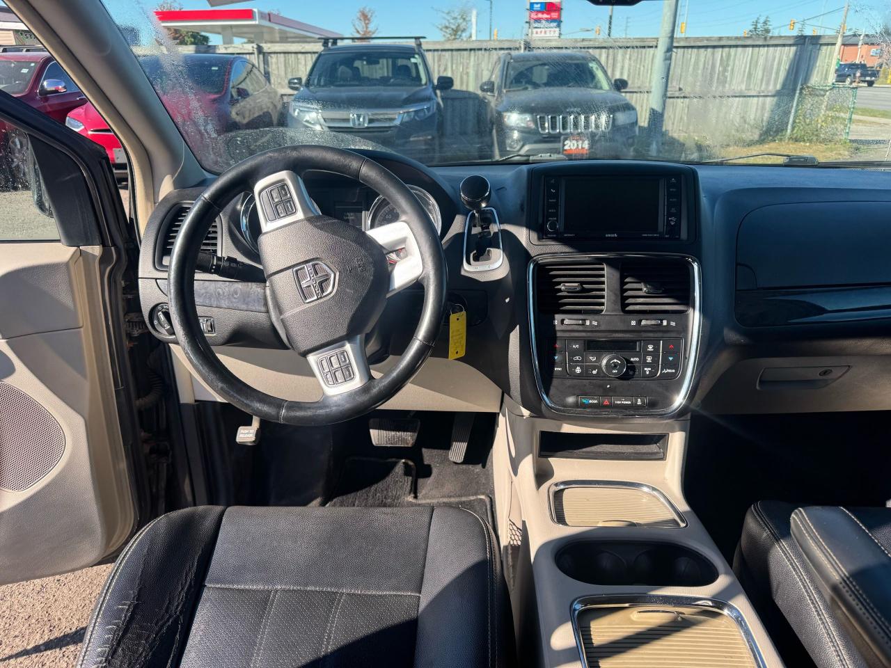 2015 Dodge Grand Caravan CREW PLUS, LEATHER, NAVI, LOADED, 175KMS, AS IS - Photo #14