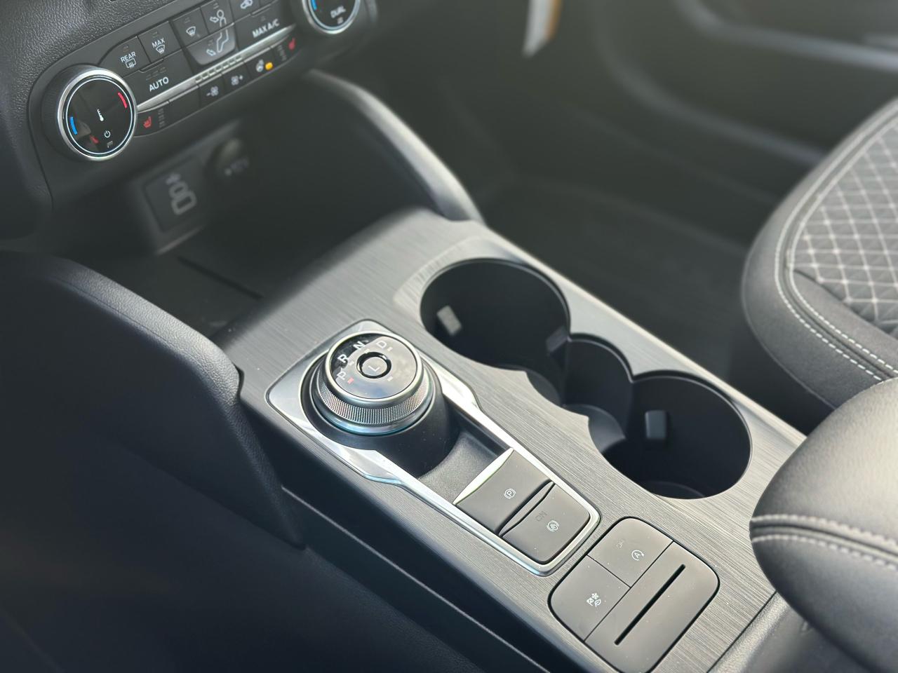 2025 Ford Escape Active AWD Photo5