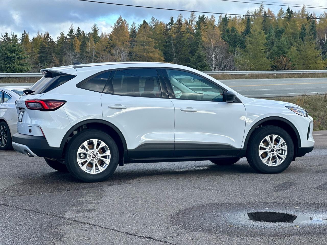 2025 Ford Escape Active AWD Photo5