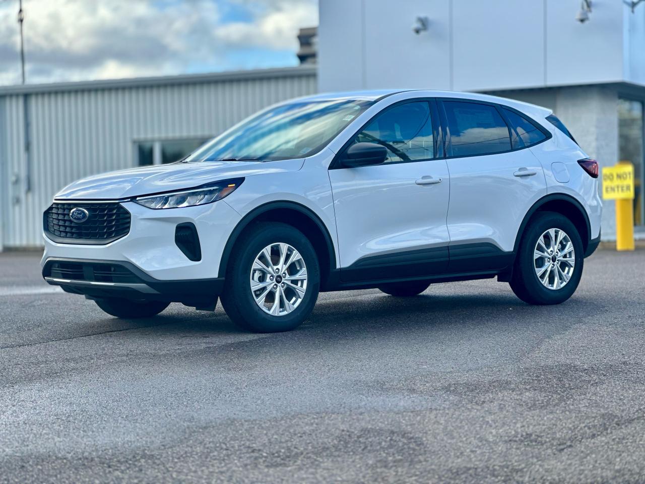 2025 Ford Escape Active AWD Photo3