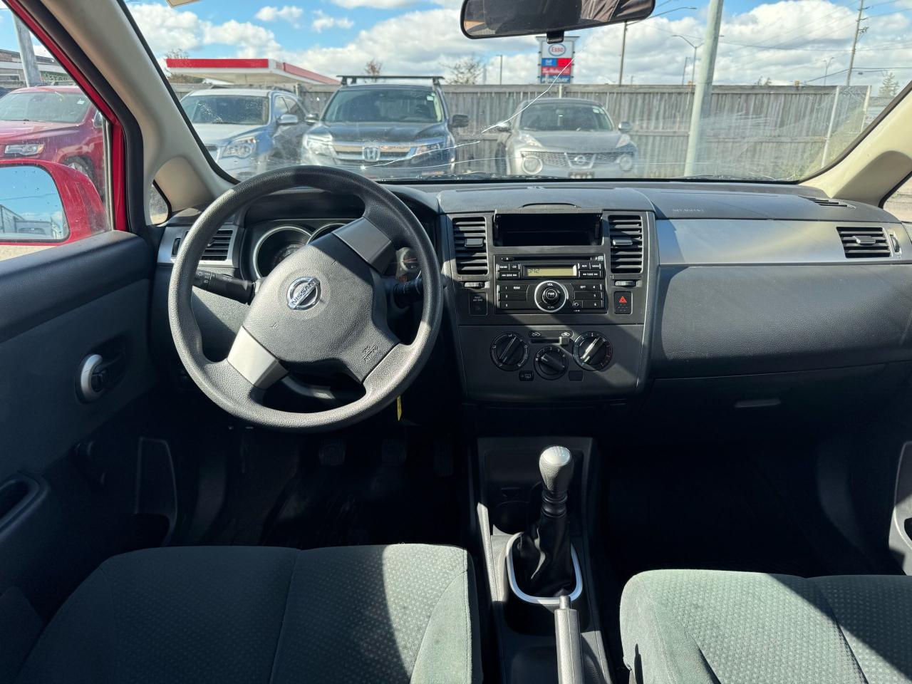 2011 Nissan Versa HATCHBACK, MANUAL, ONLY 49,000KMS, CERTIFIED - Photo #14
