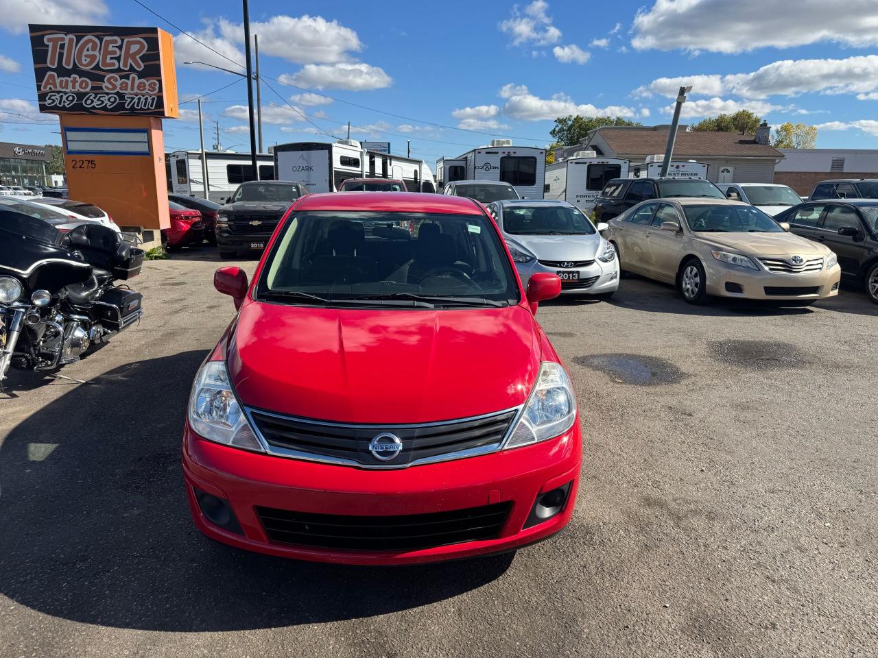 2011 Nissan Versa HATCHBACK, MANUAL, ONLY 49,000KMS, CERTIFIED - Photo #8