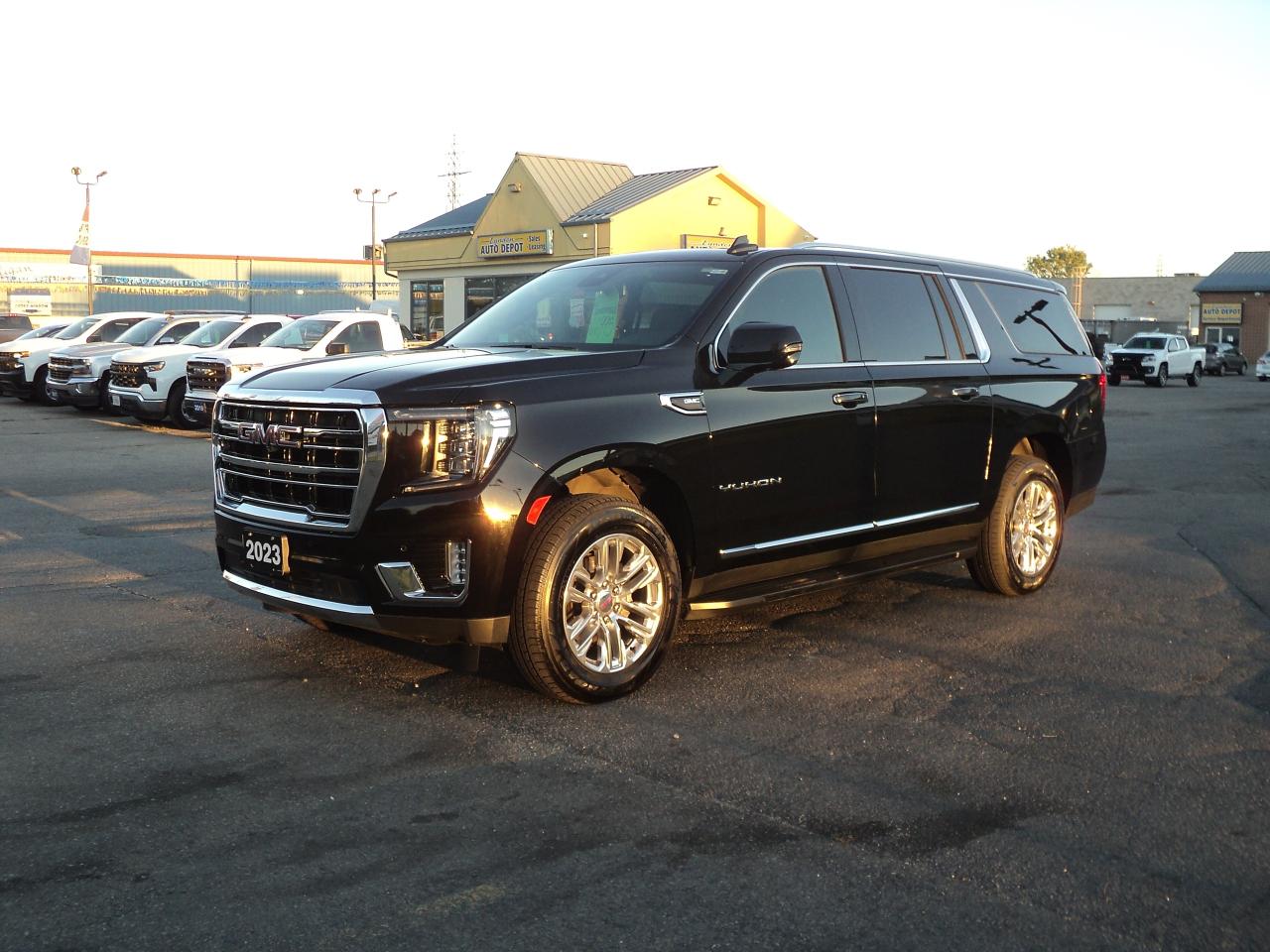 Used 2023 GMC Yukon XL SLT 4WD 5.3L8cyl 7PassengerRoofLeatherHeatedSeats for sale in Brantford, ON