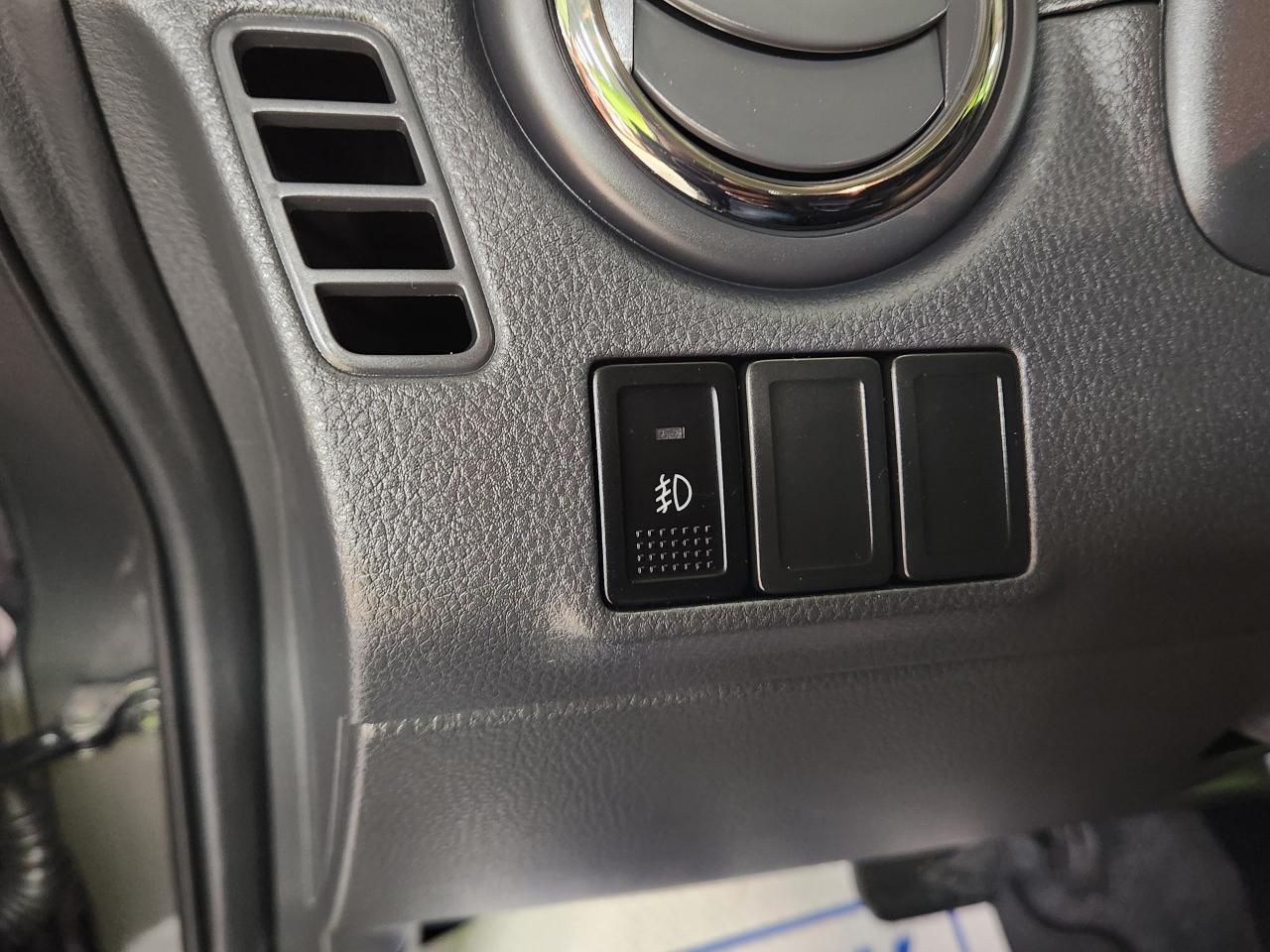 2012 Suzuki SX4 JLX NO ACCIDENTS LOW MILEAGE H'TED SEATS CLEAN - Photo #33