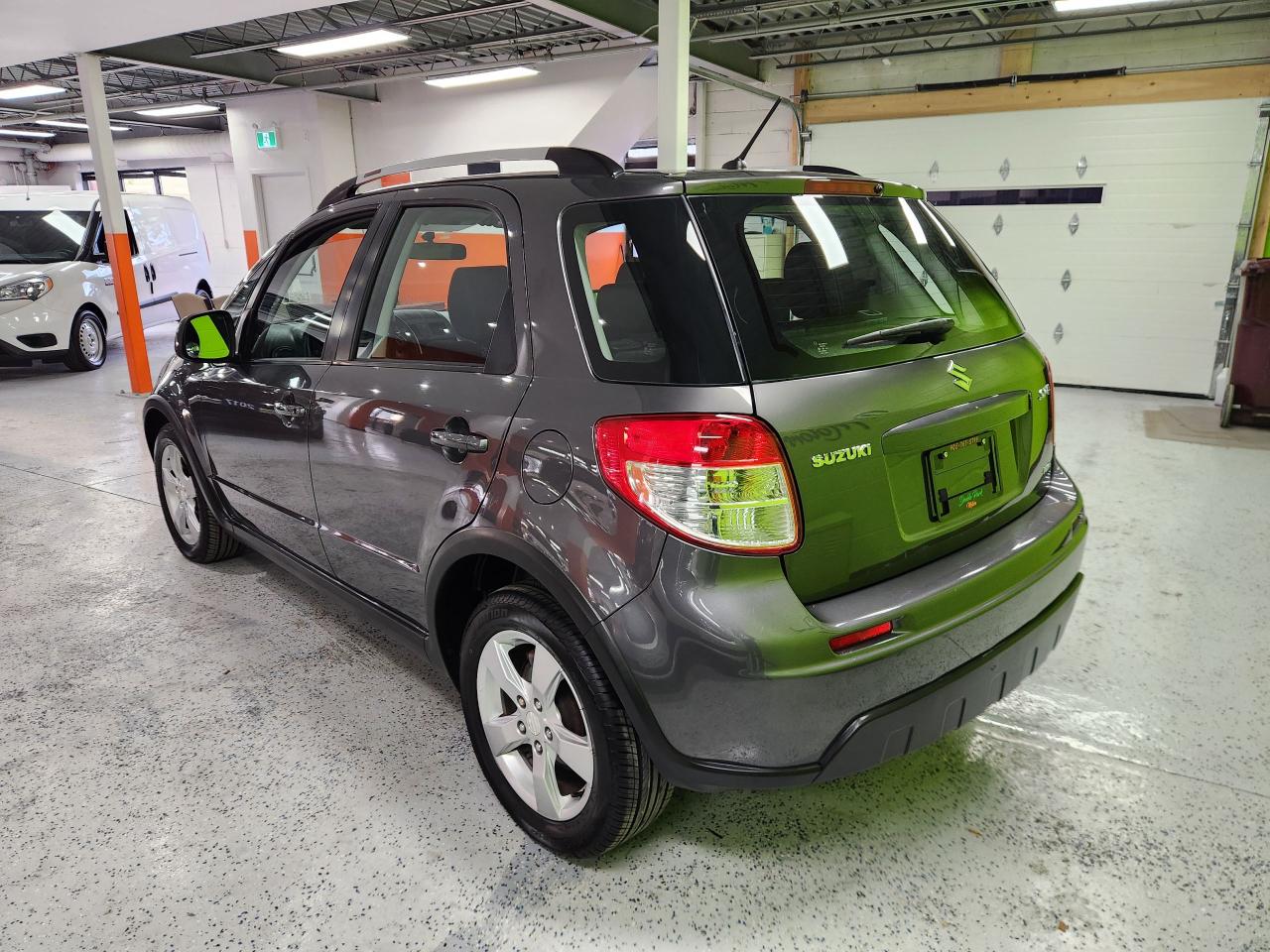 2012 Suzuki SX4 JLX NO ACCIDENTS LOW MILEAGE H'TED SEATS CLEAN - Photo #12