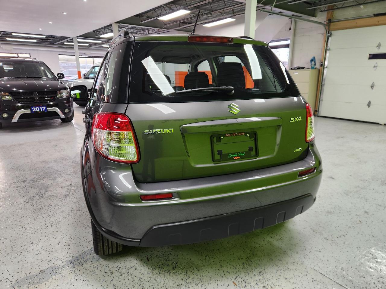 2012 Suzuki SX4 JLX NO ACCIDENTS LOW MILEAGE H'TED SEATS CLEAN - Photo #11