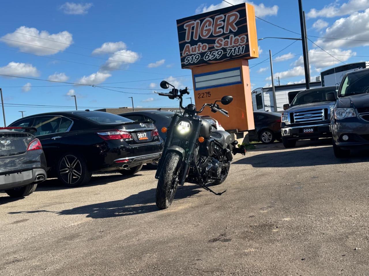 2022 Indian Chief  BOBBER DARK HORSE, ABS, ONLY 13,000KMS, 116 CI - Photo #1