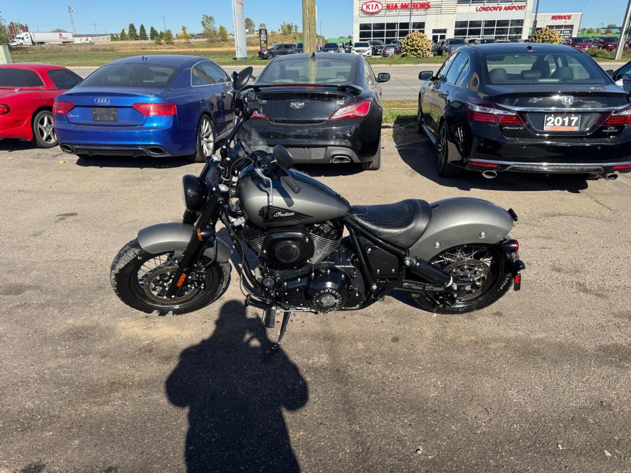 2022 Indian Chief  BOBBER DARK HORSE, ABS, ONLY 13,000KMS, 116 CI - Photo #2