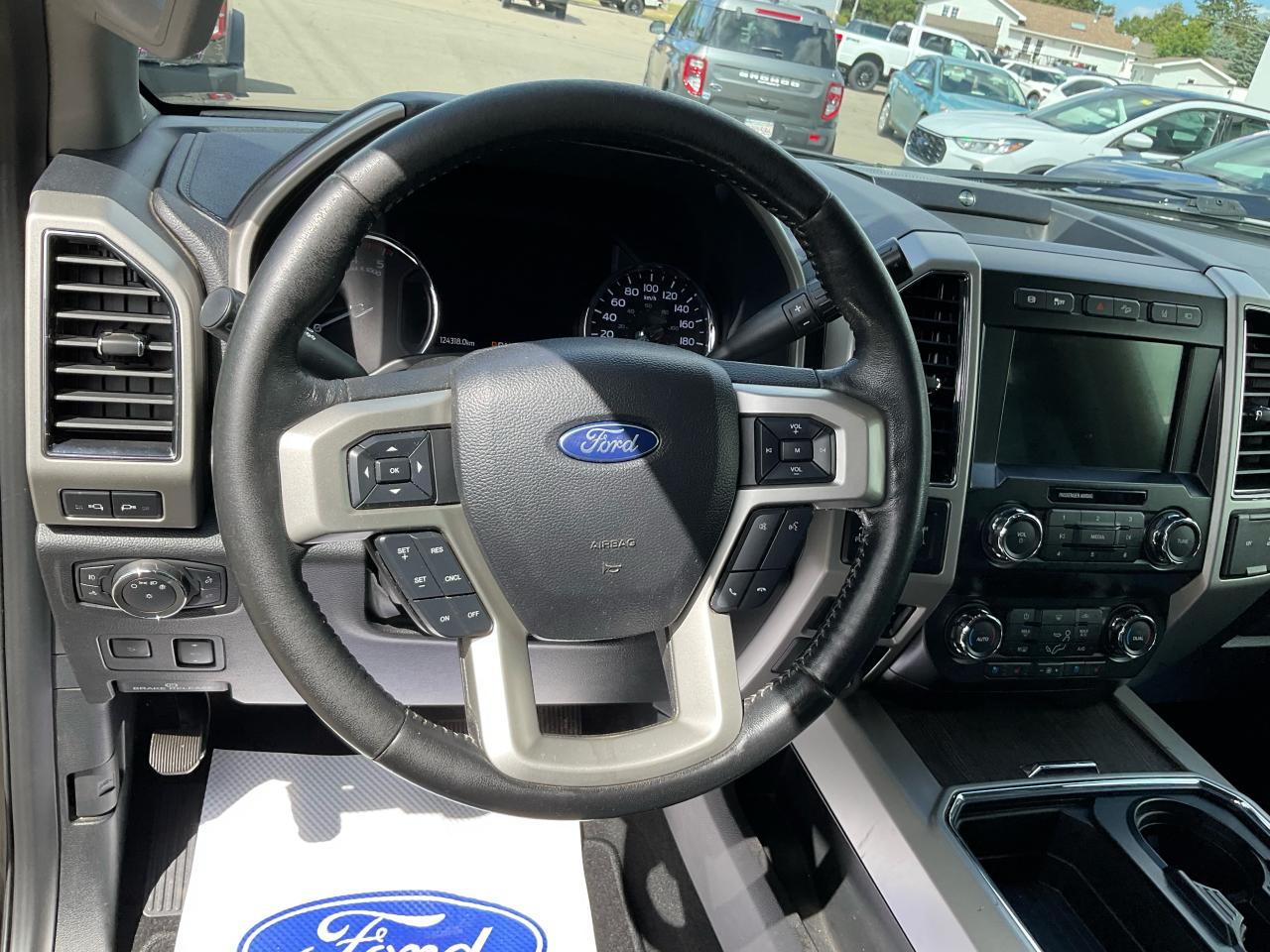 2020 Ford F-250 Super Duty SRW Lariat Photo5