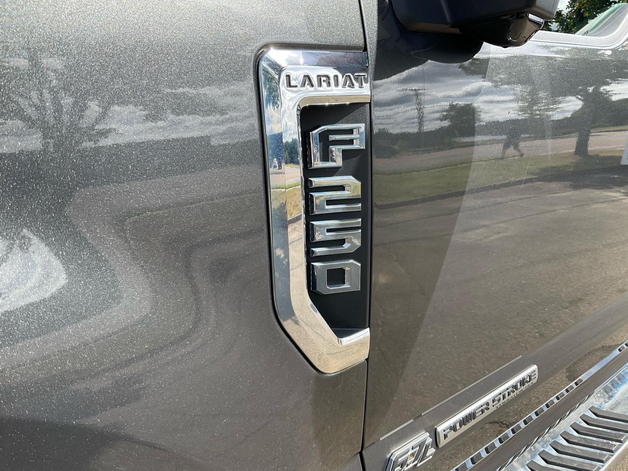 2020 Ford F-250 Super Duty SRW Lariat Photo5