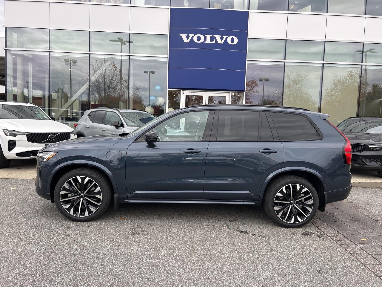New 2026 Volvo XC90 Plug-In Hybrid T8 AWD Ultra Dark Theme 7-Seater for sale in Surrey, BC