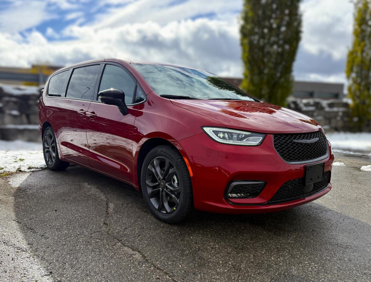 2026 Chrysler Pacifica Select FWD Photo2