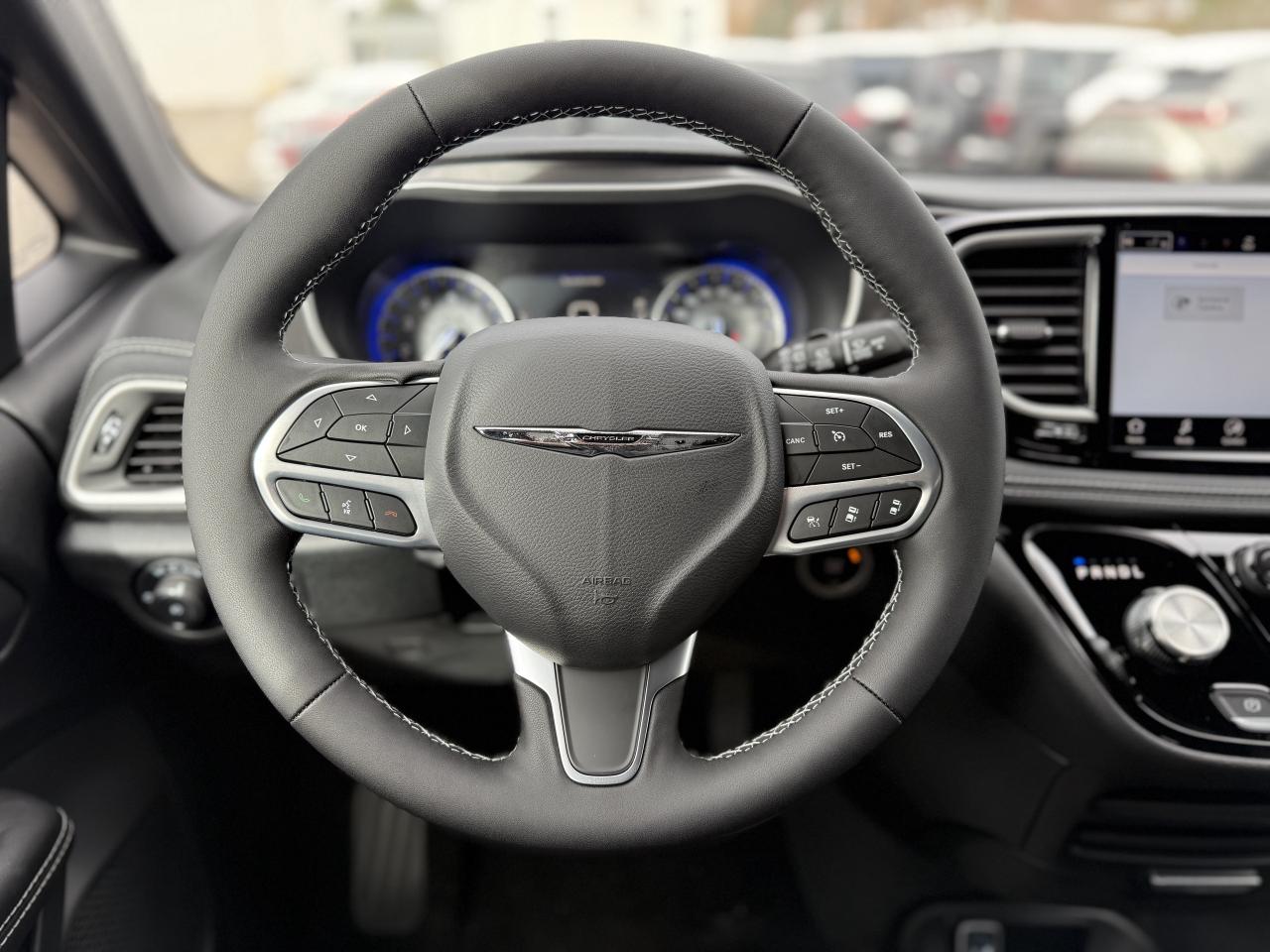 2026 Chrysler Pacifica Select FWD Photo