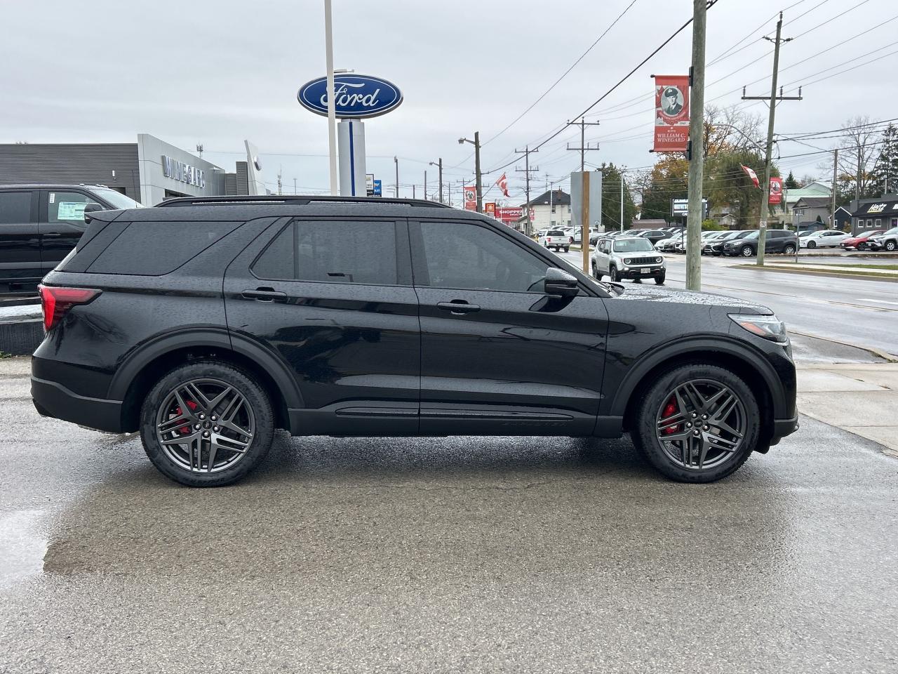 2025 Ford Explorer ST  -  Sunroof -  Cooled Seats Photo3